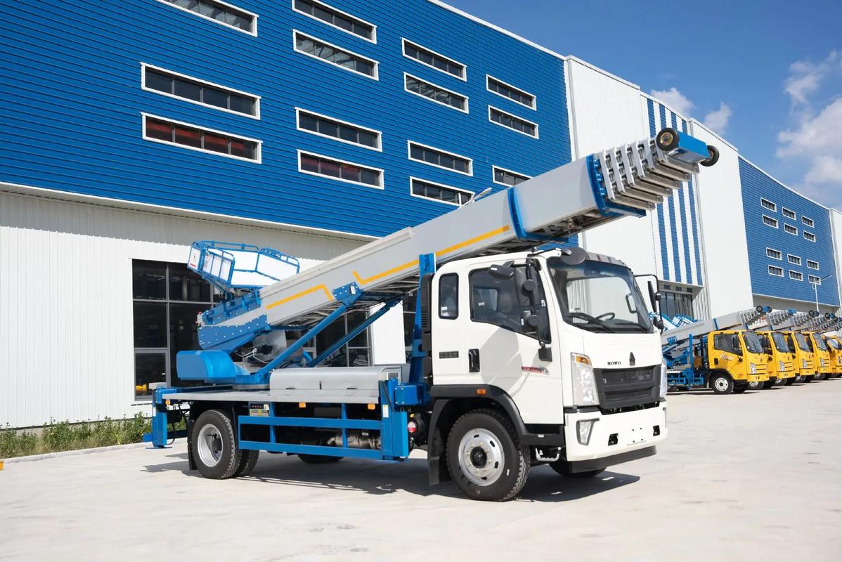 赣州赣县出租云梯车高空作业车 建筑垃圾搬运